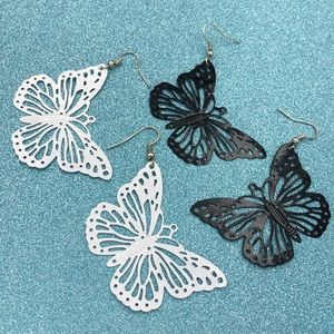 🍀 Filigree Butterfly Dangle Earrings